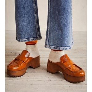 NWOT free people Corbin leather clog